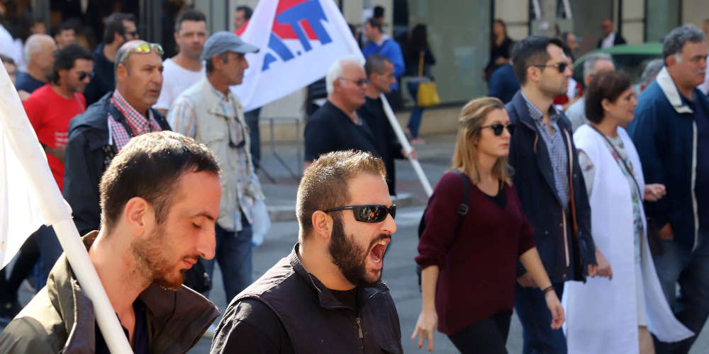 Το ΠΑΜΕ έκανε «ντου» στον χώρο που θα μιλήσει ο Τσίπρας στην Ελευσίνα